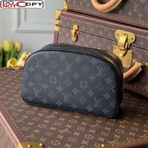 lv toiletry bag black